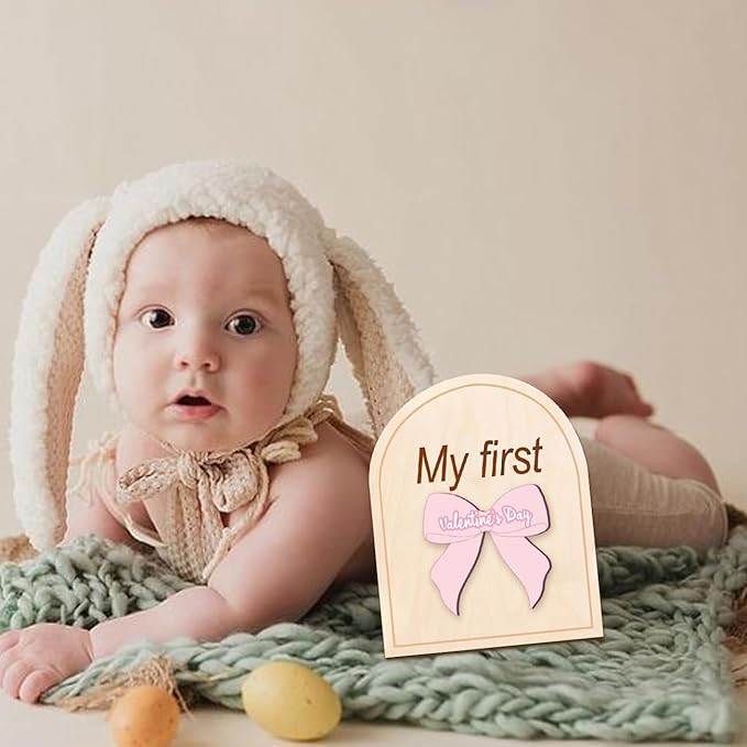 Monthly Baby Milestone Wooden Signs, Double-Sided Bow-Themed Baby Milestone Discs with Hello World & My First Holiday Designs – Cute Baby Announcement Sign & Photoshoot Props for Boys and Girls (Bow)