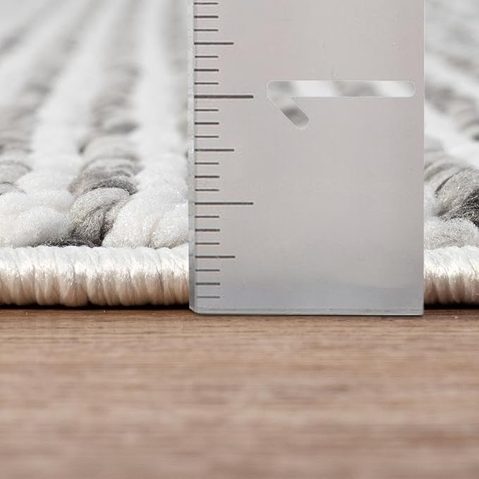 LUXE WEAVERS Solid Machine Woven White Dark Gray 4x6 Area Rug, Indoor Stain-Resistant Carpet