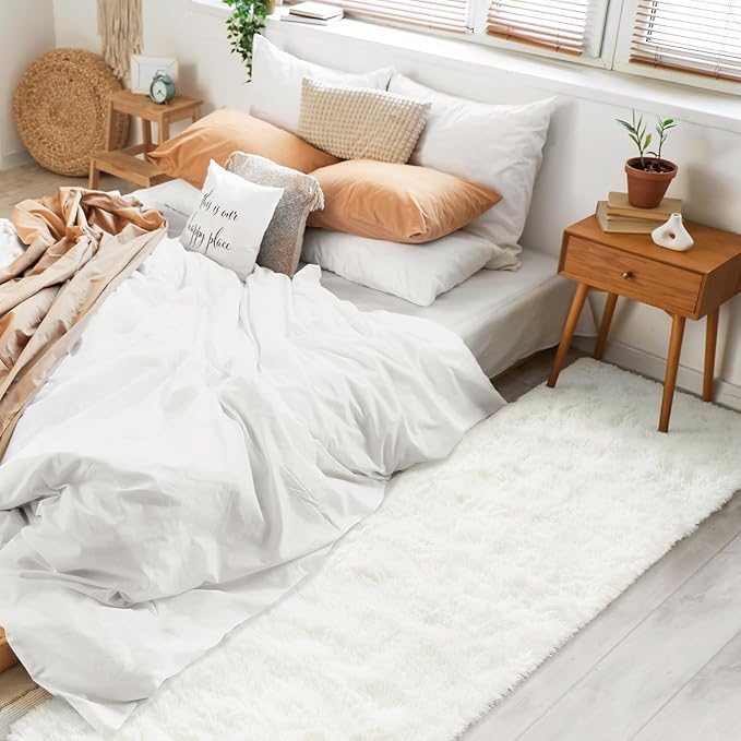 BENRON Soft Runner Rugs for Bedroom 2.6x8, Washable Long Runners for Hallway Entryway Kitchen Dorm, Fluffy Throw Rug for Kids Girls Room Decor Photo Prop, Cream White