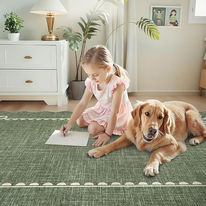 GarveeHome Scalloped Bow Rug for Living Room, Solid Green Rug for Dorm, Washable Rugs 3x5 Soft Low Pile Non Slip Scalloped Rugs for Nursery College Bedroom Decor Kids Room Playroom