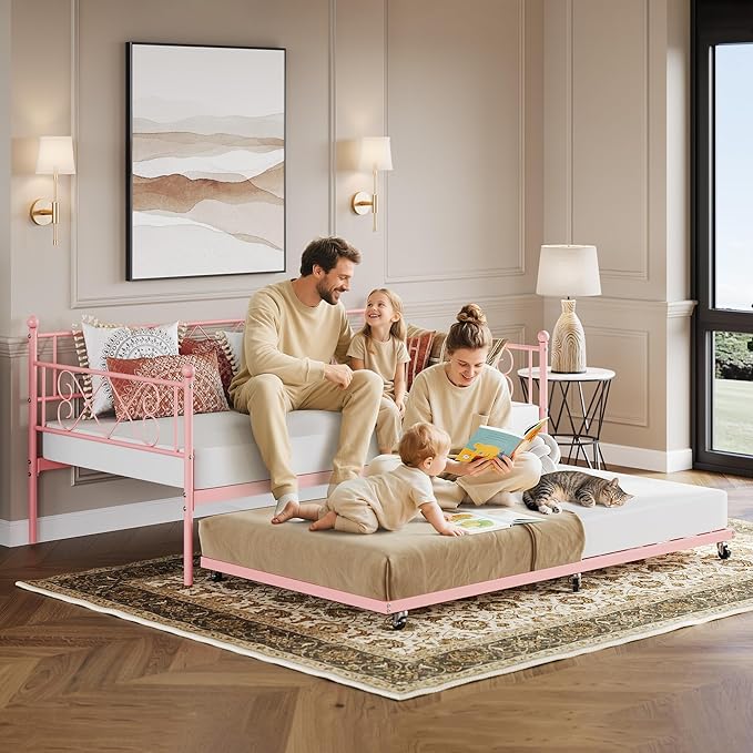 Daybed with Trundle, Trundle Bed Twin with Heart-shaped Headboard for Kids, Sturdy Metal Day Bed with Steel Slat Support, Twin Daybed for Living Room, Bedroom and Guest Room, Easy Assembly, Pink