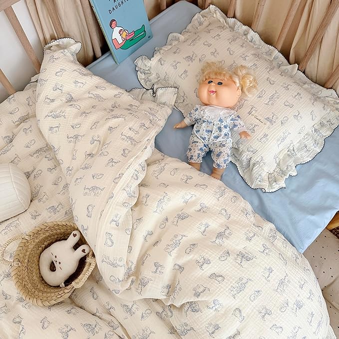 AOJIM Cute Kids Muslin Duvet Cover with Cat Patterns, 100% Cotton Toddler Comforter Cover 1 piece 47X59 inch, Ruffled Design 2-layer gauze Baby Crib Quilt Cover for Boys Girls, No Pillowcases or Quilt