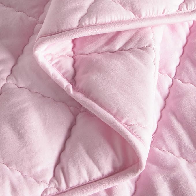 BEDSUM 100% Brushed Microfiber Down Alternative Toddler Comforter, Ultra Soft Lightweight and Warm Breathable Crib Quilted Blanket for Nursery Stroller Bed, 39x47 Inches, Pink