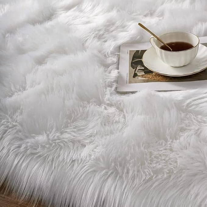 White Fluffy Washable Shag Area Rugs for Bedroom Faux Sheepskin Fur Rug 4x6 Furry Nursery Rug Teen Room Home Décor