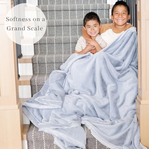 SARANONI Oversized Luxury Blanket | Breathable Super Soft, Lush, Plush Comfy Blankets for Adults | Storm Cloud - X-Large 60” x 80”