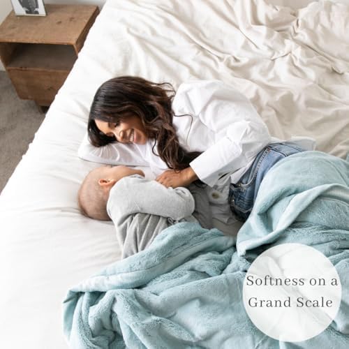 SARANONI Oversized Luxury Blanket | Breathable Super Soft, Lush, Plush Comfy Blankets for Adults | Dew - X-Large 60” x 80”