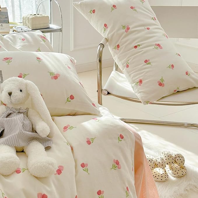 Nayoroom Pink Floral Comforter Set Queen Size Coquette Tulip Printed on White Comforter 3 Pcs Kids Girls Soft Lightweight Cute Bedding Set for All Seasons (1 Comforter, 2 Pillow Shams)