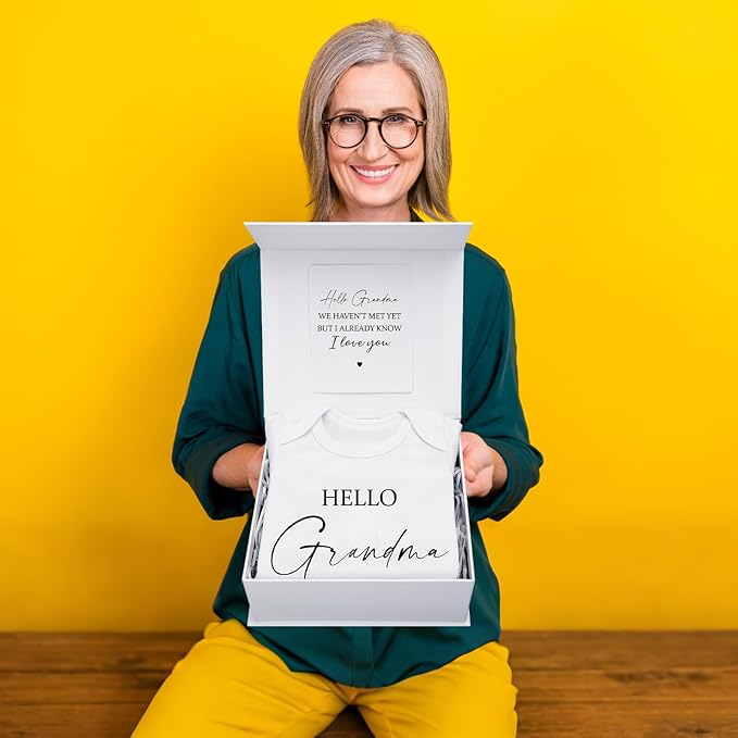4 Pcs Pregnancy Announcement for Grandma, Hello Grandma Baby Bodysuit, Hello Grandma Pregnancy Reveal Card Baby Reveal Gift Box Baby Announcement Gifts Set for Grandma