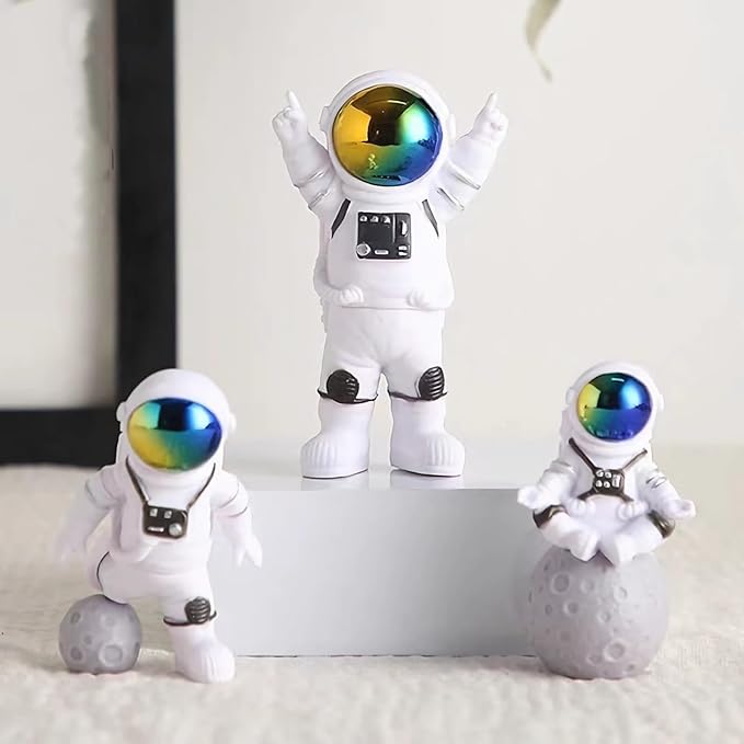 Gradient Astronaut Statues Set of 3, Spaceman Figurines Space Theme Room Decor for Shelf Desk Nursery Cake Toppers