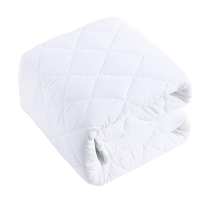 BEDSUM 100% Brushed Microfiber Down Alternative Toddler Comforter, Ultra Soft Lightweight and Warm Breathable Crib Quilted Blanket for Nursery Stroller Bed, 43x60 Inches, White