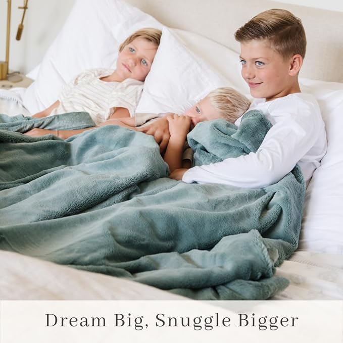 SARANONI Luxury Lush Kids Blanket | Ultra-Soft & Cozy Plush Comfy Blankets for Kids & Teens | Eucalyptus - 40” x 60”
