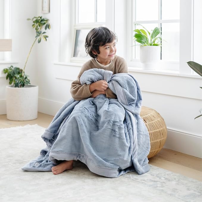 SARANONI Luxury Lush Kids Blanket | Ultra-Soft & Cozy Plush Comfy Blankets for Kids & Teens | Storm Cloud - 40” x 60”