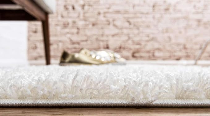 Unique Loom Solid Shag Collection Area Rug (2' 6" x 13' 1" Runner, Snow White)