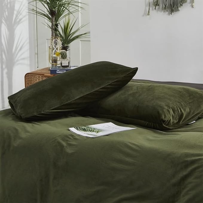 Houseri Olive Green Velvet Duvet Covet Queen Fluffy Army Green Bedding Flannel Duvet Cover Full Size Dark Green Micromink Sherpa Comforter Cover Warm Forest Green Fuzzy Duvet Cover Queen Size