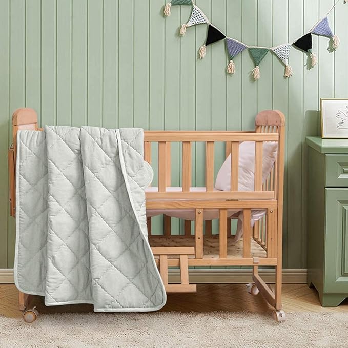 FLXXIE Machine Washable Microfiber Down Alternative Toddler Comforter, Super Soft and Lightweight Kids Crib Quilted Blanket for Stroller, Travel, 39x47 Inches, Light Grey