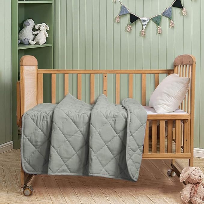 FLXXIE Machine Washable Microfiber Down Alternative Toddler Comforter, Super Soft and Lightweight Kids Crib Quilted Blanket for Stroller, Travel, 39x47 Inches, Somke Grey