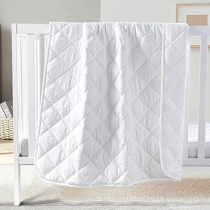 FLXXIE Machine Washable Microfiber Down Alternative Toddler Comforter, Super Soft and Lightweight Kids Crib Quilted Blanket for Stroller, Travel, 39x47 Inches, White