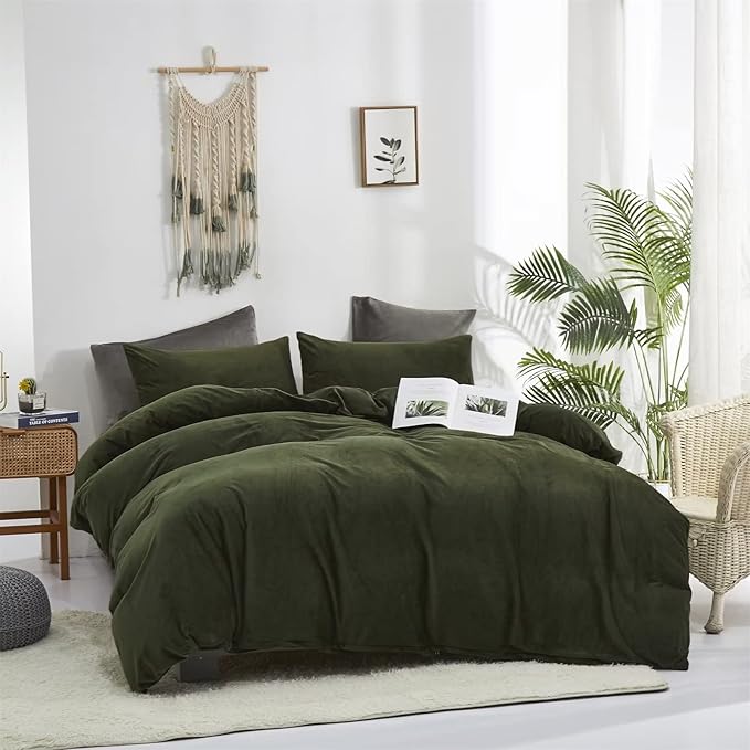 Houseri Velvet Olive Green Duvet Covet King Fluffy Army Green Bedding Flannel Duvet Cover King Size Dark Green Micromink Sherpa Comforter Cover King Warm Blackish Green Fuzzy Duvet Cover King Size