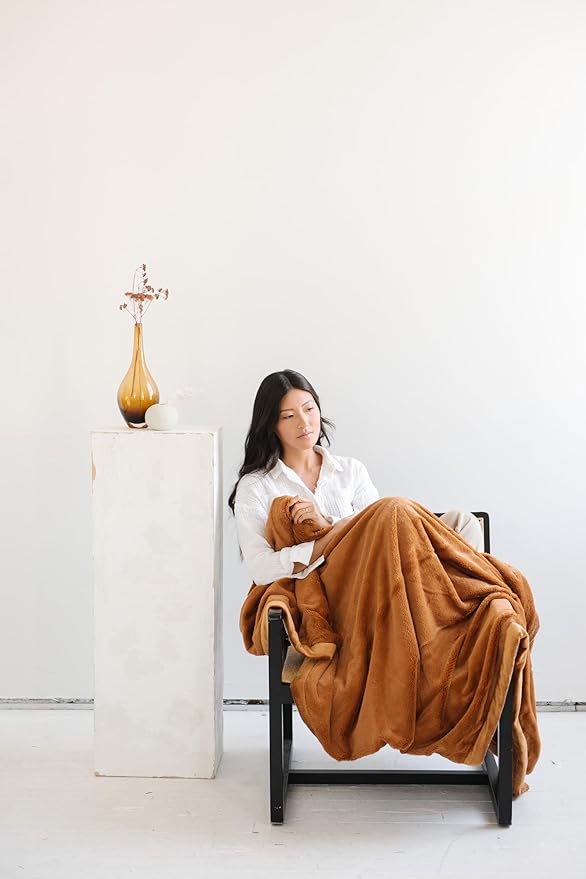 SARANONI Oversized Luxury Blanket | Breathable Super Soft, Lush, Plush Comfy Blankets for Adults | Camel - X-Large 60” x 80”
