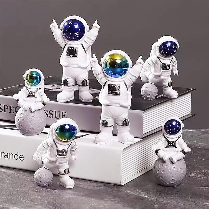Gradient Astronaut Statues Set of 3, Spaceman Figurines Space Theme Room Decor for Shelf Desk Nursery Cake Toppers
