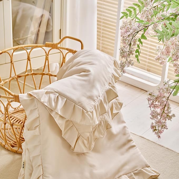 Ruffled Toddler Blanket Ruffle Comforter for Baby Toddler Girls, Soft Cozy Cute Quilted Blanket Breathable Microfiber Comfortable Down Alternative Small Size Quilt with Ruffle - 39"x 47" Cream