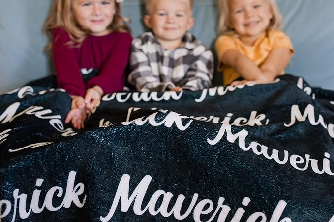Hickory Hollow Designs Personalized Name Blanket, Choice of Color & Font, Customized Minky Throw Blankets, Couch & Bedroom Decor, Fluffy Soft & Warm Bedspread, Minimalist, (Monochrome, 50" x 60")