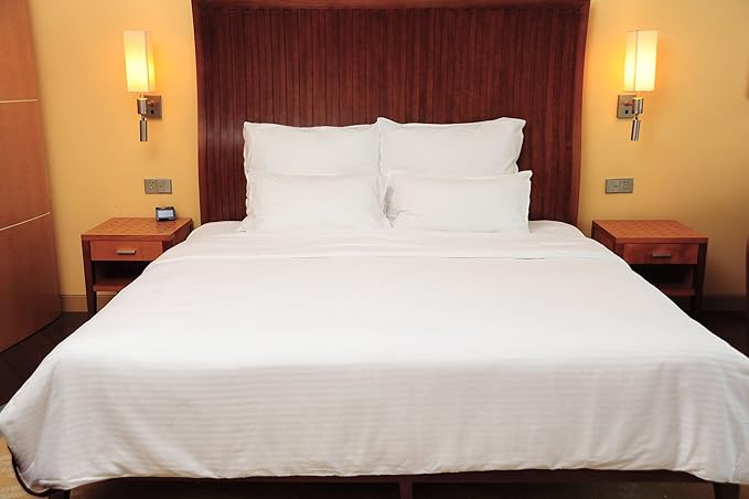 CUDDLE DREAMS Silk Comforter for Spring/Summer/Fall, 100% Long-Strand Silk Filling, Natural & Breathable (Cal. King Size)