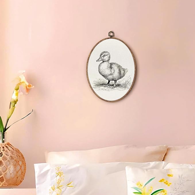 Vintage Duck Oval Wall Art Framed, Cottagecore Duck Oval Wall Decor, Retro Animal Farmhouse Hanging Canvas Prints Wall Sculptures for Home Living Room Nursery Decor, 8.5x11.5 Inch