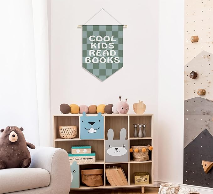 Cool Kids Read Books Wall Hanging Canvas Banner, Retro Green and Grey Checkered Hanging Pennant Flag Posters Prints for Kids Room Classroom Reading Room Corner Decor, 15x11in