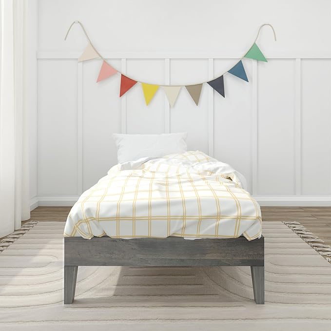 Max & Lily Fundamental Twin Platform Bed Frame, Kids Modern Solid Wood Bed, Strong Wooden Slats, Non-Toxic Finishes, Driftwood