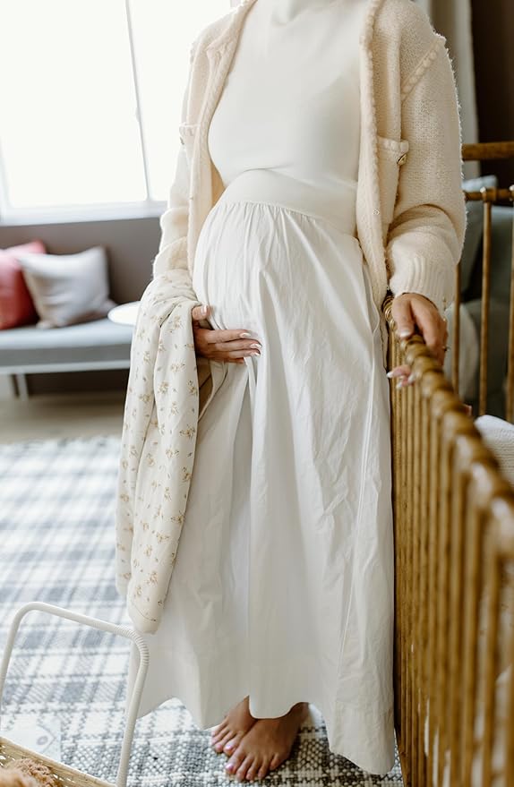 Oilo Baby Blanket, Luxury Plush Chenille Backing & Organic Cotton Jersey Print, Double Layered, 30" x 40", Rolled Jersey Edge Trim, Infant & Toddler Size, Heirloom Organic Collection, Dainty Floral