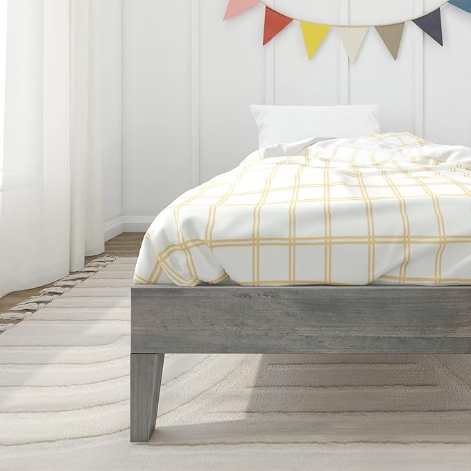Max & Lily Fundamental Twin Platform Bed Frame, Kids Modern Solid Wood Bed, Strong Wooden Slats, Non-Toxic Finishes, Driftwood