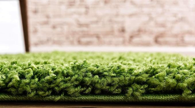 Unique Loom Solid Shag Collection Area Rug (2' 6" x 16' 5" Runner, Grass Green)