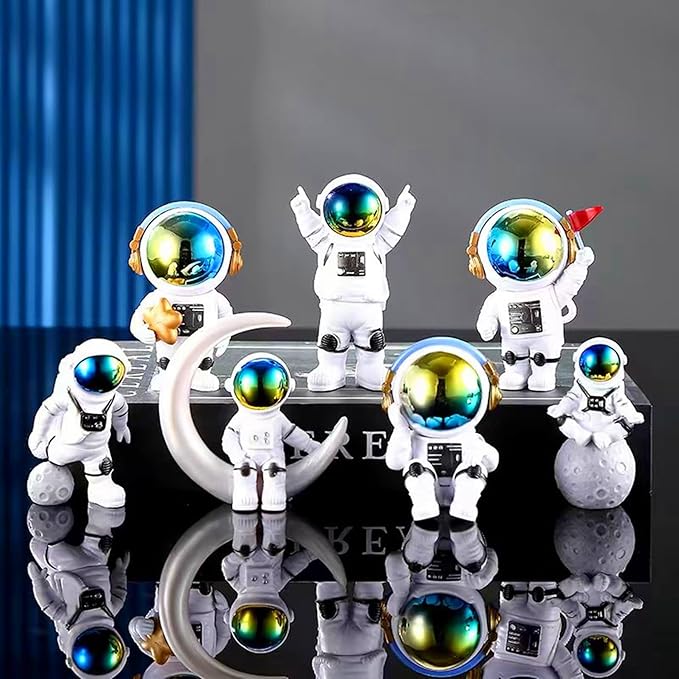 Gradient Astronaut Figurines, Space Theme Statues Cake Toppers Shelf Room Nursery Home Decor