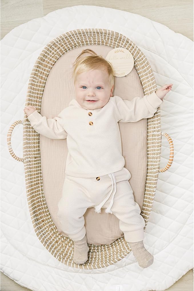 Konssy 2 Pack Muslin Bassinet Sheets for Baby Boy, 100% Cotton Soft Breathable Bassinet Mattress Sheets Fit for Hourglass Oval Cradle Rectangle Mattress (Fog Green,Cream)
