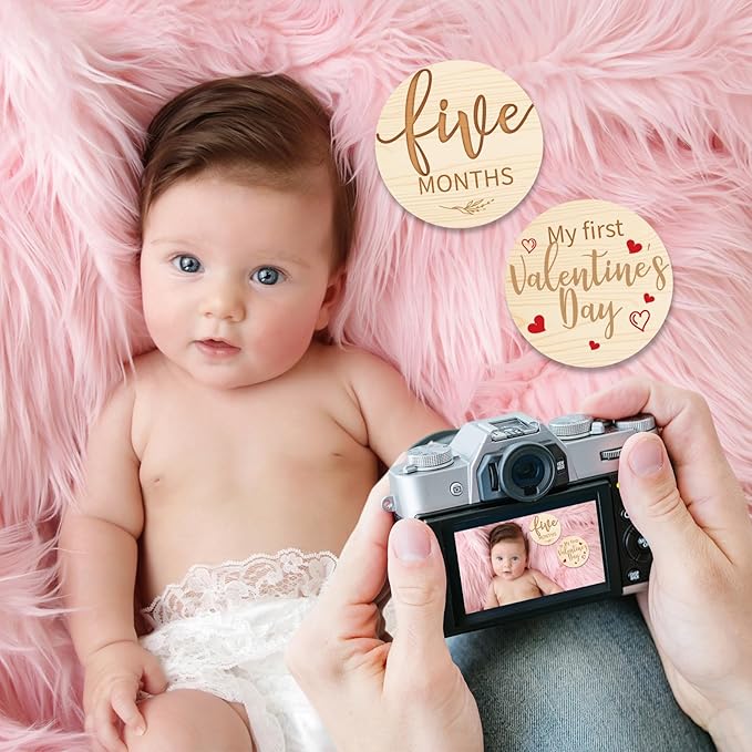 Capoda 18 Pcs Baby Monthly Milestone Cards My First Holiday Milestone Signs 1-12 Months Holiday Wooden Circles Announcement Discs for Boy Girl Photography Photo Baby Shower Newborn Keepsake Gift