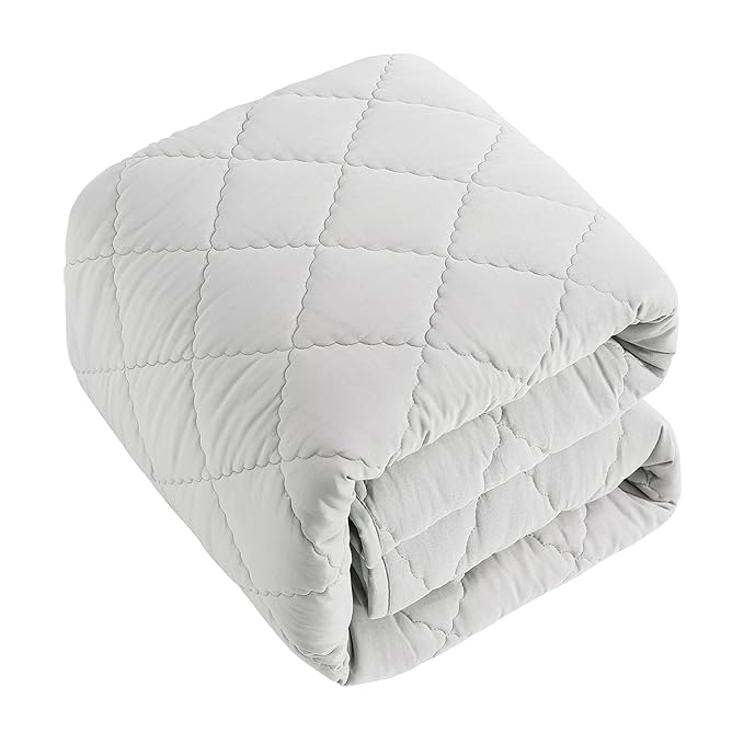 BEDSUM 100% Brushed Microfiber Down Alternative Toddler Comforter, Ultra Soft Lightweight and Warm Breathable Crib Quilted Blanket for Nursery Stroller Bed, 43x60 Inches, Light Grey