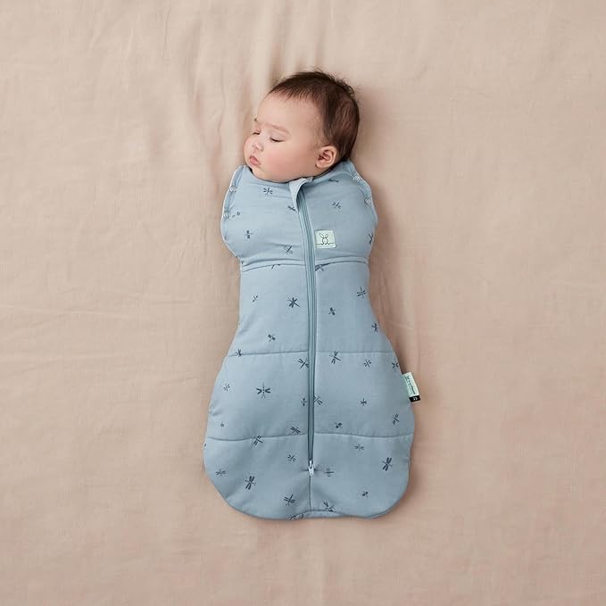 ergoPouch Cocoon Swaddle Sack 2.5 TOG - Baby Sleep Sack, Gentle Snug Fit Helps Calm Startle Reflex, Ideal for Arms In/Out Sleeping, Soft Breathable Fabric for Better Sleep (0-3 Months, Dragonflies)