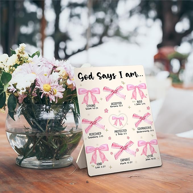 God Says I Am Christian Sign, Coquette Pink Bow Bible Verse Wooden Stand Sign 5x7 Inch, Preppy Religious Decorations for Girls Bedroom Dorm Home Prayer Room Desk Table Decor