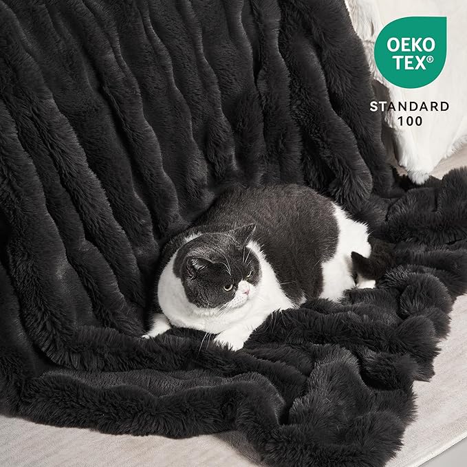 JELLYMONI Plush Duvet Cover Set - Queen Size Dark Gray Faux Fur Comforter Cover 3pcs Bedding Set Luxury Ultra Soft Striped Fluffy Duvet Cover with Zipper and 2 Pillowcases (NO Comforter)