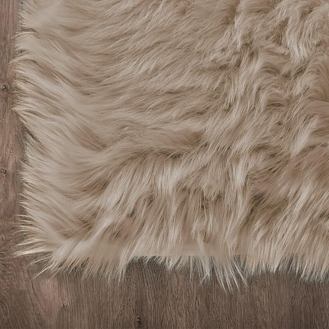 Latepis Round Rug 6.7ft Light Brown Beige Faux Fur Circle Rugs Washable Shag Fluffy Plush Rug for Living Room Bedroom Dorm Floor Sofa