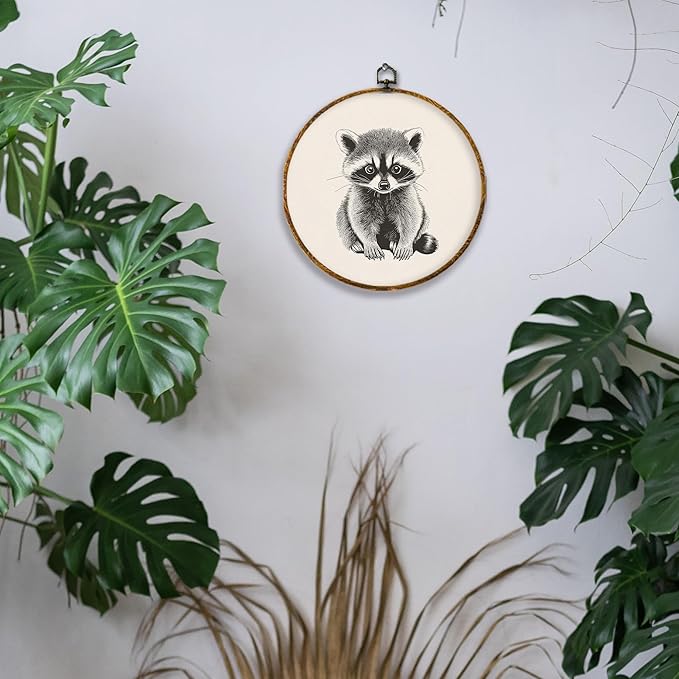 Hiuwevt Vintage Raccoon Round Wall Art Decor, Cute Neutral Racoon Framed Canvas Prints, Trash Panda Wildlife Animal Round Wall Hanging Decor for Home Nursery Kids Bedroom Decorations, 10x10 Inches