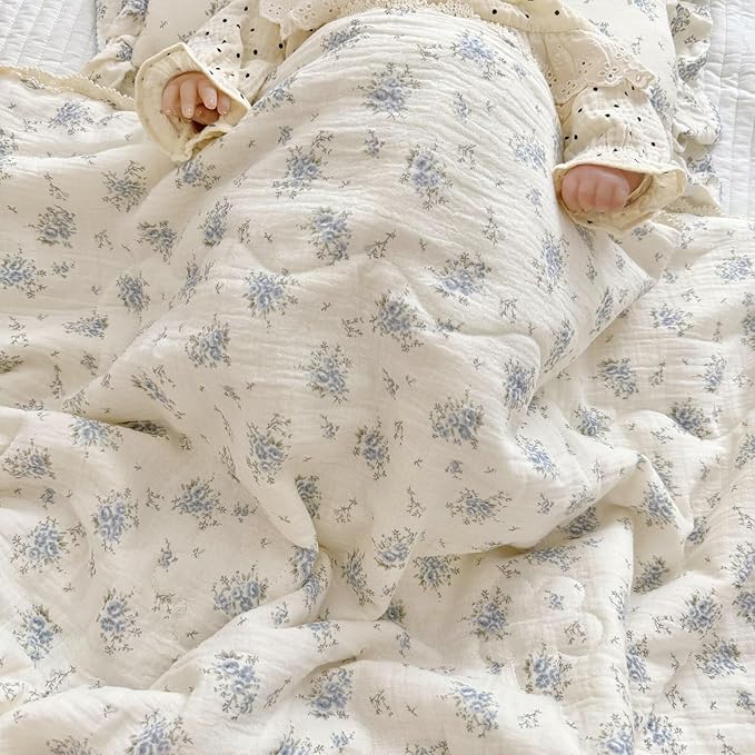 BuLuTu Chic Shabby Blue Flower Print Kids Quilted Blanket Muslin Cotton Toddler Quilt with Lace Edges Soft Lightweight Kids Comforter for Girls Boys, All Seasons, 60x78 Inches