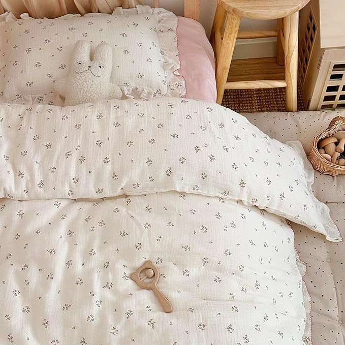 AOJIM Crib Bedding Muslin Duvet Cover with Small Pink Floral, Pure Cotton Toddler Comforter Cover, 1 47X59'' Quilt Cover 2-layer Gauze, Ruffled Design Quilt Cover for Kids, No Comforter or Pillowcases