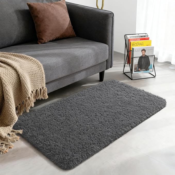 Merelax Fluffy Shaggy Small Area Rug, Dark Grey 2x4 Runner Rugs for Bedside Christmas Decor, Mini Fuzzy Plush Throw Rug, Soft Non-Slip Entryway Shag Catpet for Livingroom Holiday Home Aesthetic