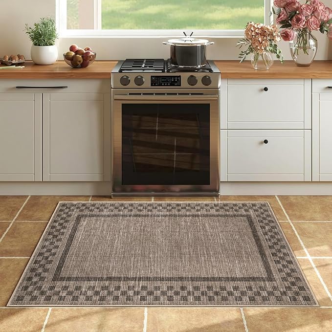 Small Area Rug 2x3 Modern Checkered Entry Rug Solid Color Scalloped Kitchen Rugs Washable Bedroom Doormat Non Slip Stain Resistant Bordered Throw Carpet for Living Room Nursery Laundry, Brown