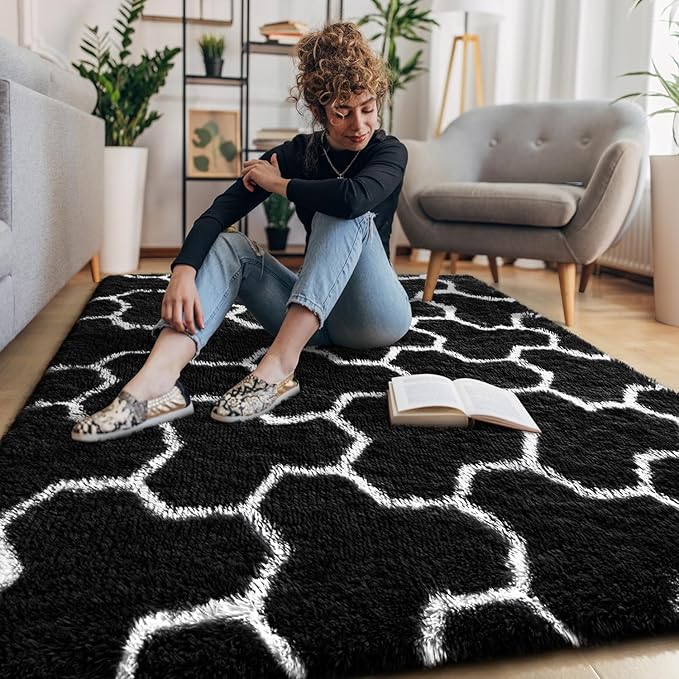 EVOIONOS Ultra Soft Area Rug for Bedroom, 3x5 Black and White Geometric Pattern Washable Fluffy Shag Rug for Living Room, Plush Non Slip Carpet for Indoor Floor Nursery Kids Dorm Home Decor Aesthetic