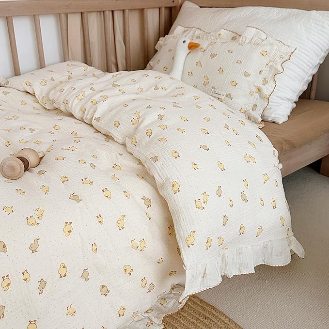 AOJIM Crib Bedding Muslin Duvet Cover with little yellow Duck, 1pc Pure Cotton Baby Kids Comforter Cover 2-layer Gauze, Ruffled Design Duvet Protector for girls boys (47X59''), No Quilt or Pillowcases
