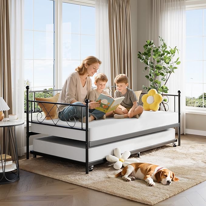 Daybed with Trundle, Trundle Bed Twin with Heart-Shaped Headboard, Sturdy Metal Day Bed with Steel Slat Support, Twin Daybed for Living Room, Bedroom and Guest Room, Easy Assembly, Black