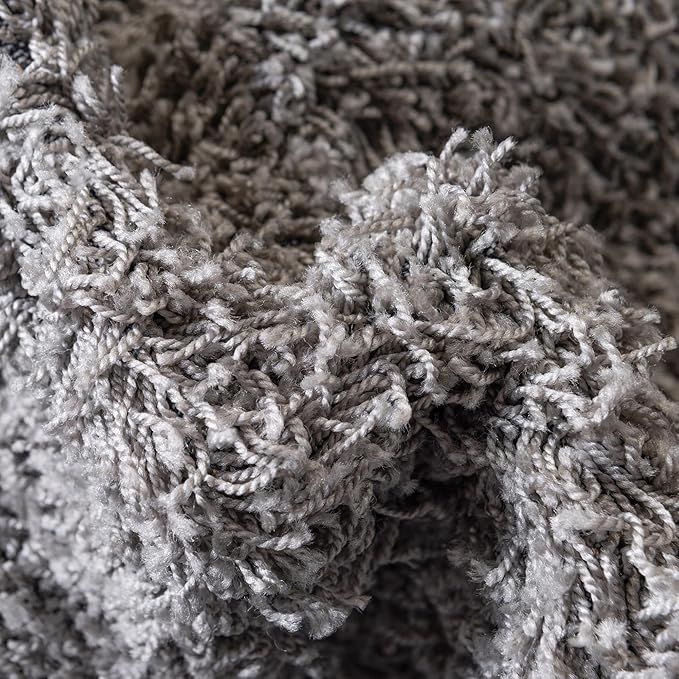 Unique Loom Solid Shag Collection Area Rug (5' 3" Round, Cloud Gray)